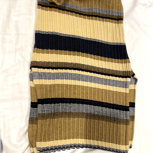 H&M striped dress. full length knit bodycon t-shirt style - Picture 2 of 4